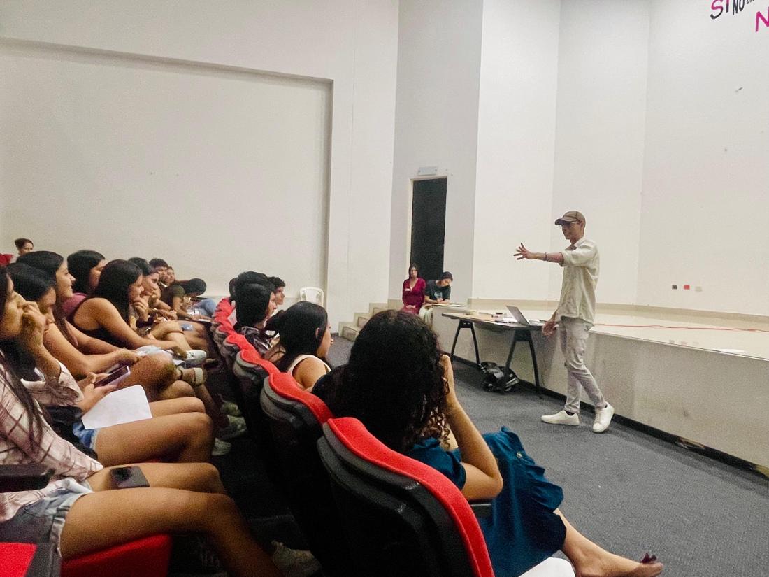 Charla con jóvenes